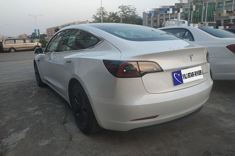 Tesla Model 3 460KM